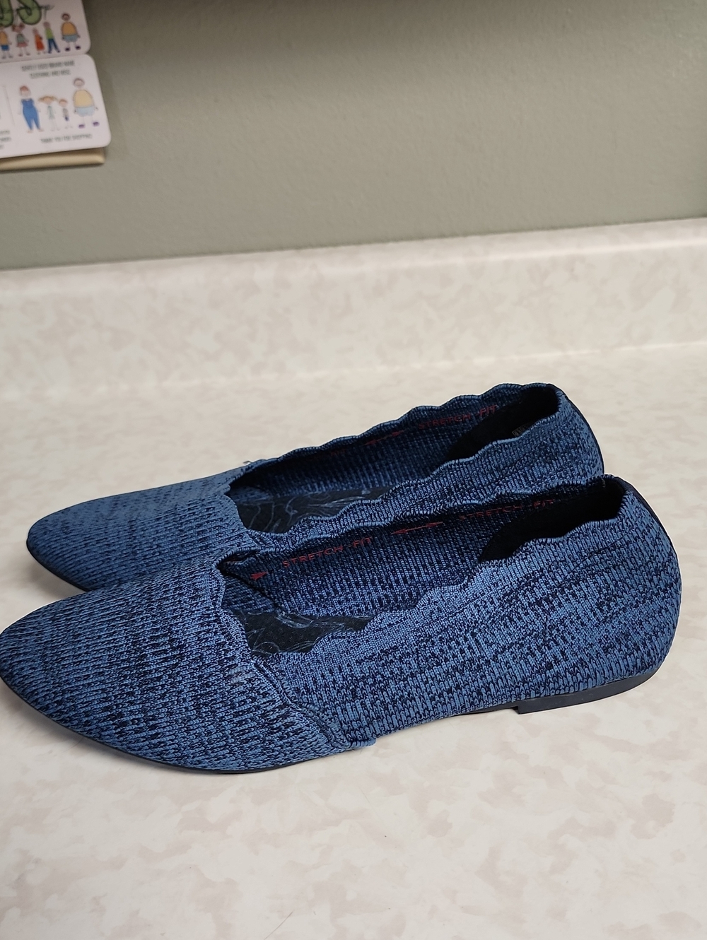 Skechers Women’s Knit Pointed Toe Flats in Navy 9.5 number 919